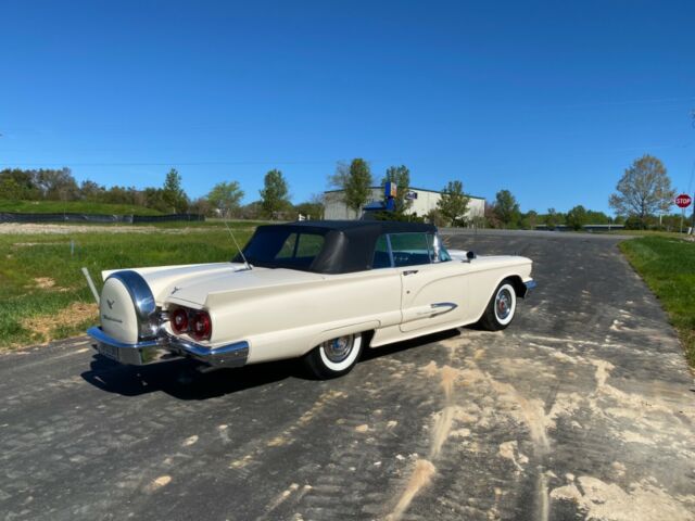 Ford Thunderbird 1959 image number 2