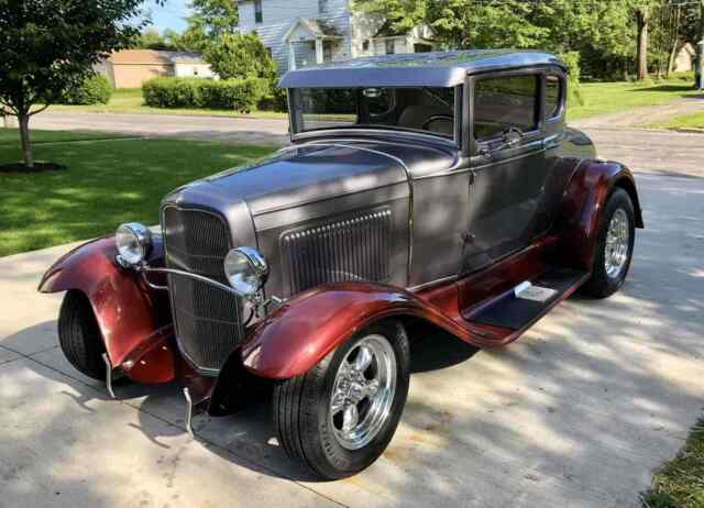 Ford Model A - 5 Window Coupe 1931 image number 2