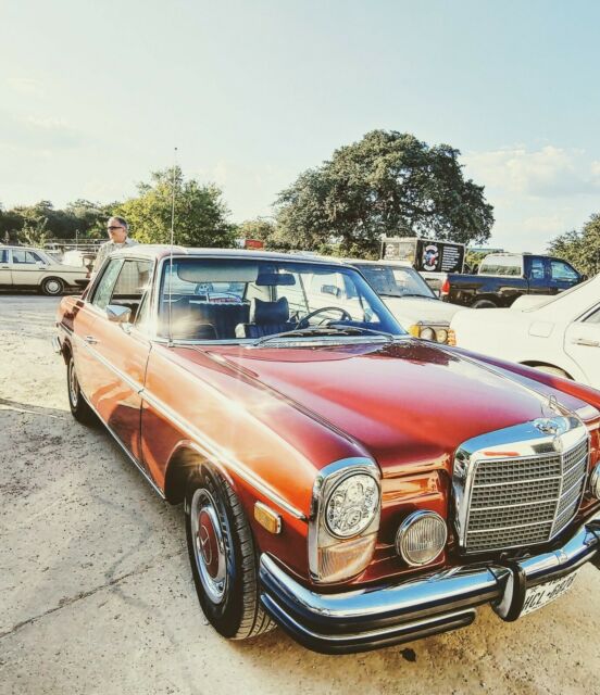 Mercedes-Benz 200-Series 1972 image number 30