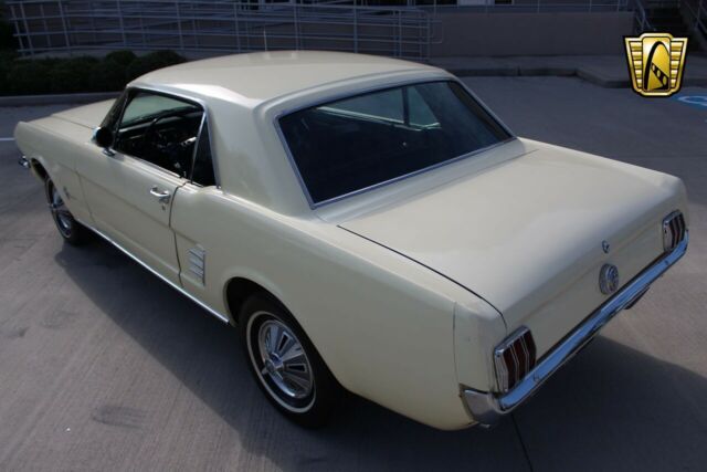 Ford Mustang 1966 image number 8