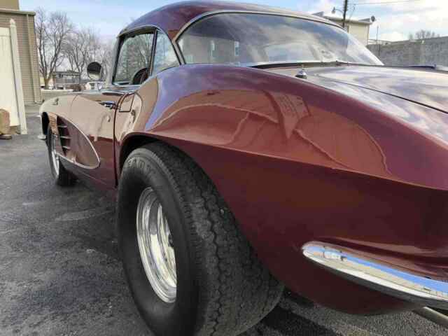 Chevrolet Corvette 1961 image number 23