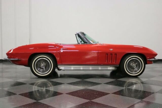 Chevrolet Corvette 1965 image number 39