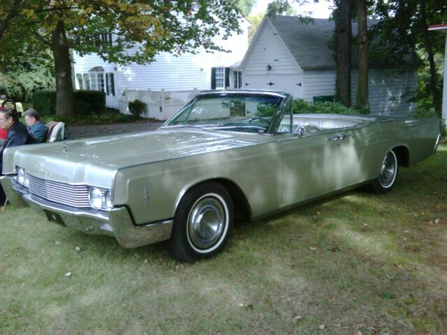 Lincoln Continental 1966 image number 2