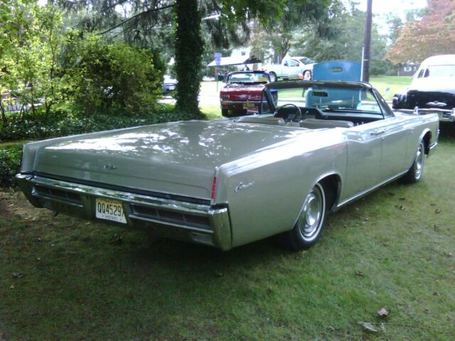 Lincoln Continental 1966 image number 28