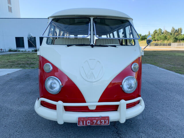 Volkswagen Bus/Vanagon 1975 image number 1