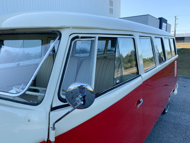 Volkswagen Bus/Vanagon 1975 image number 10