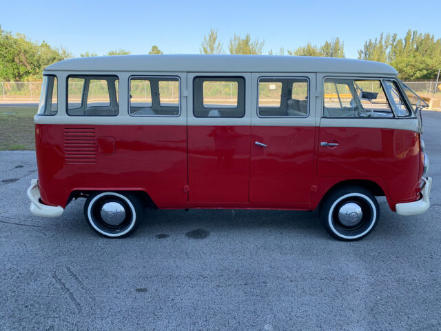 Volkswagen Bus/Vanagon 1975 image number 11