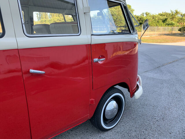 Volkswagen Bus/Vanagon 1975 image number 12