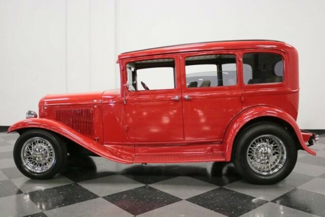 Plymouth 4 Door Sedan 1932 image number 2