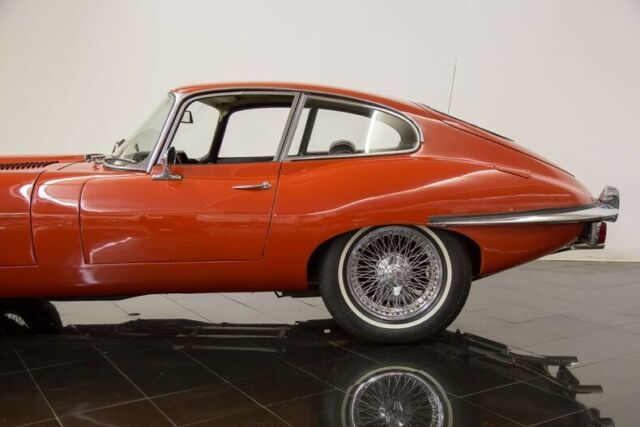 Jaguar E-Type 1970 image number 31