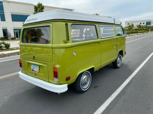 Volkswagen Bus/Vanagon 1979 image number 17