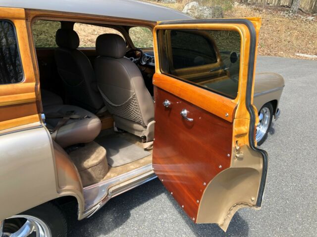 Chevrolet Tin Woodie Wagon 1950 image number 17