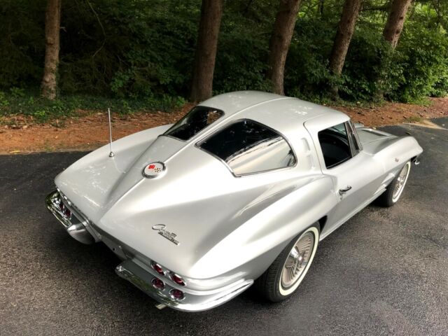 Chevrolet Corvette 1963 image number 26