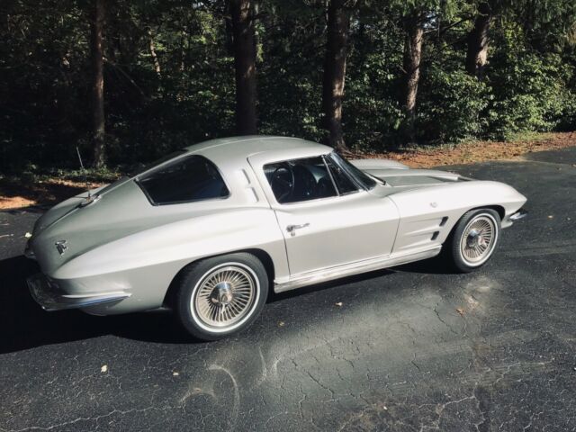 Chevrolet Corvette 1963 image number 27