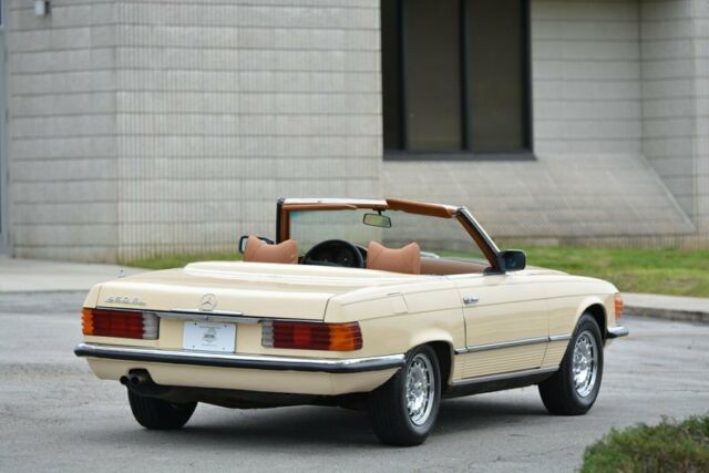 Mercedes-Benz SL-Class 1976 image number 9