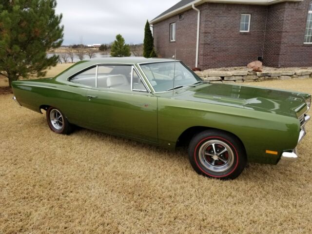 Plymouth Road Runner 1969 image number 33