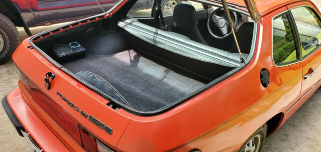 Porsche 924 1977 image number 7