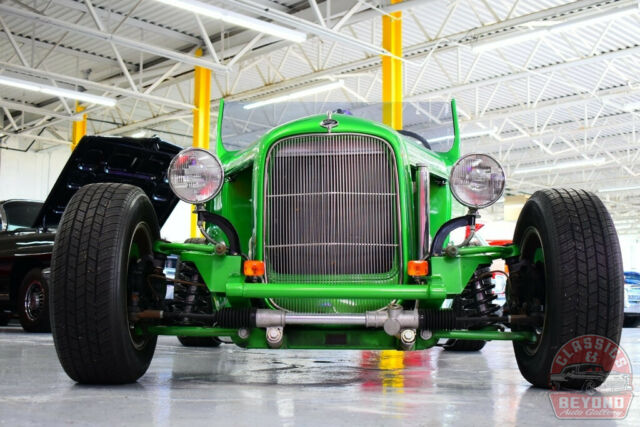 Ford Roadster 1932 image number 2