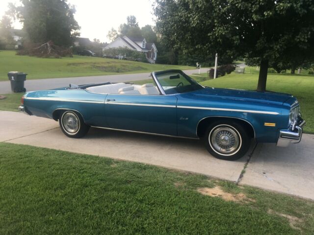 Oldsmobile Delta 88 1975 image number 14