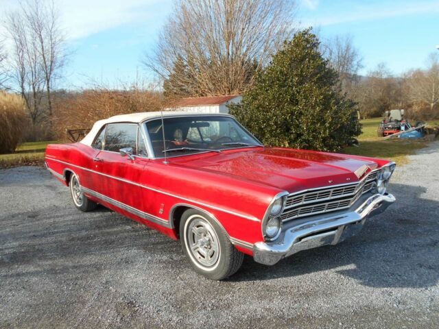 Ford Galaxie 1967 image number 0