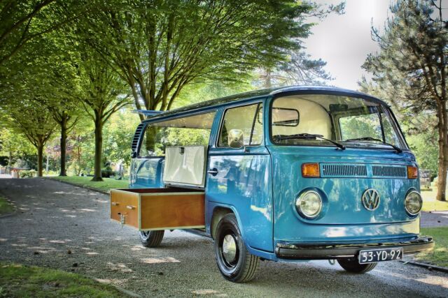 Volkswagen Bus/Vanagon 1976 image number 27