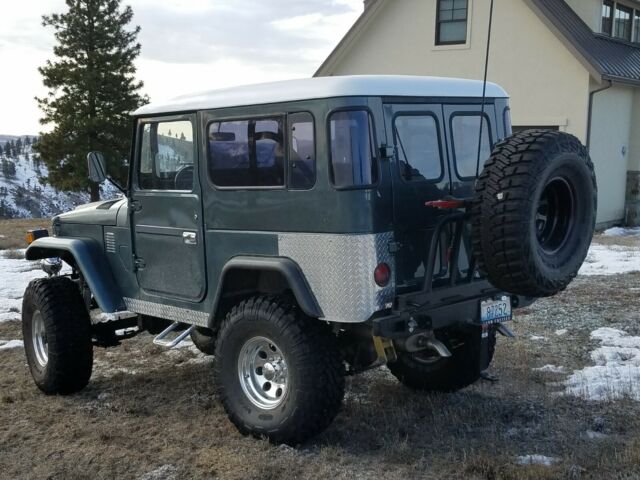 Toyota Land Cruiser 1973 image number 1