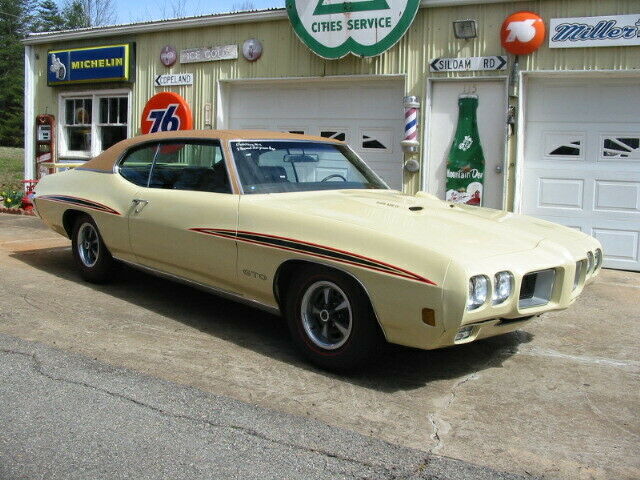 Pontiac GTO 1970 image number 2