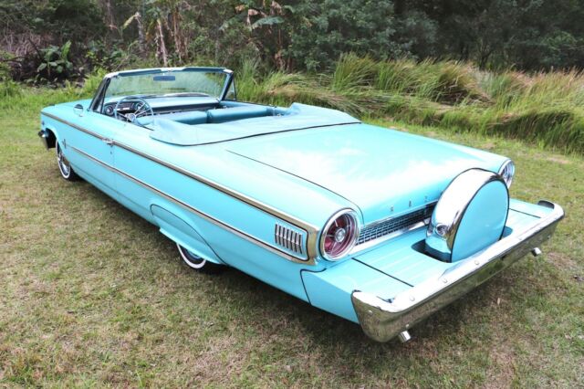 Ford Galaxie 1963 image number 2