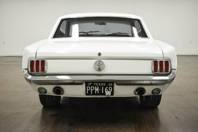 Ford Mustang 1966 image number 29