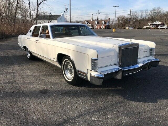 Lincoln Town Car 1978 image number 29