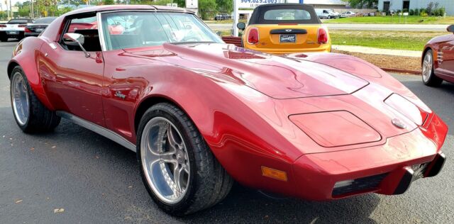 Chevrolet Corvette 1975 image number 0