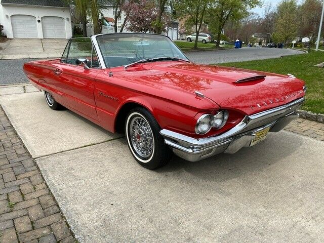 Ford Thunderbird 1964 image number 0