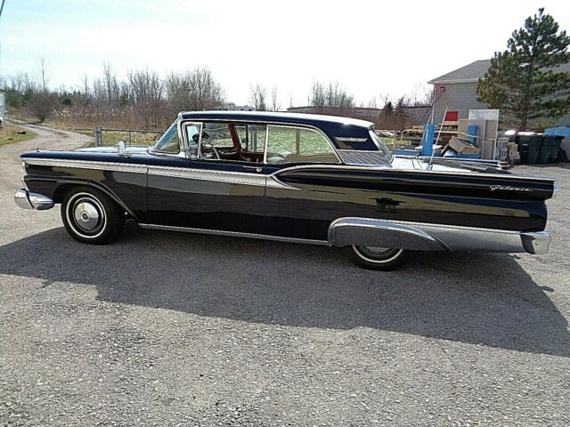 Ford Galaxie 1959 image number 28