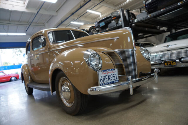 Ford 2 Door Sedan Deluxe 1940 image number 32