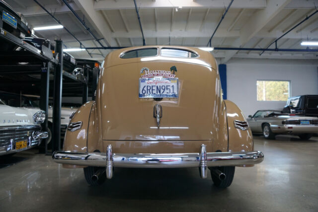 Ford 2 Door Sedan Deluxe 1940 image number 36