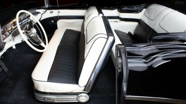 Buick Roadmaster 1956 image number 28