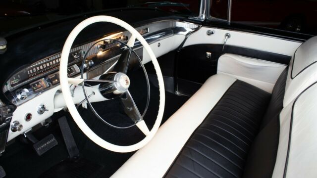 Buick Roadmaster 1956 image number 29