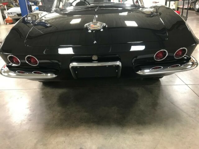 Chevrolet Corvette 1962 image number 29