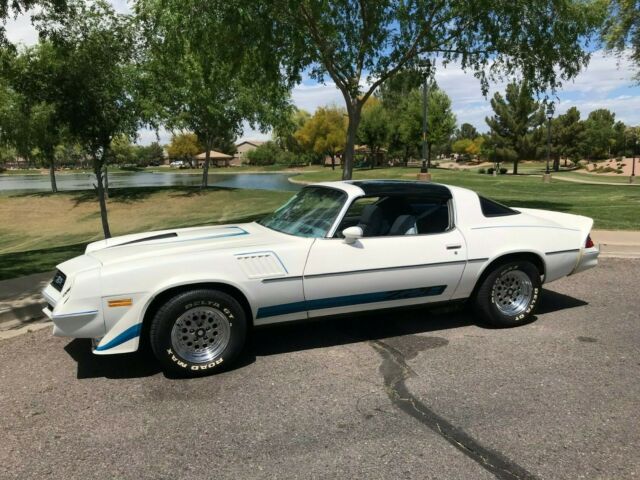 Chevrolet Camaro 1979 image number 2