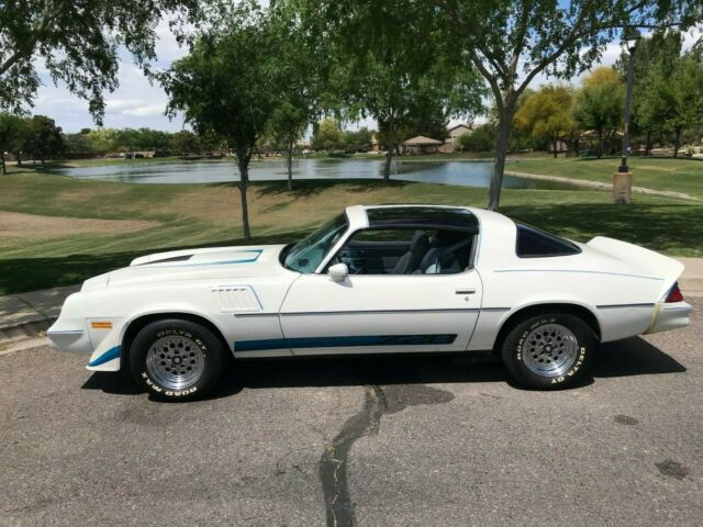 Chevrolet Camaro 1979 image number 27