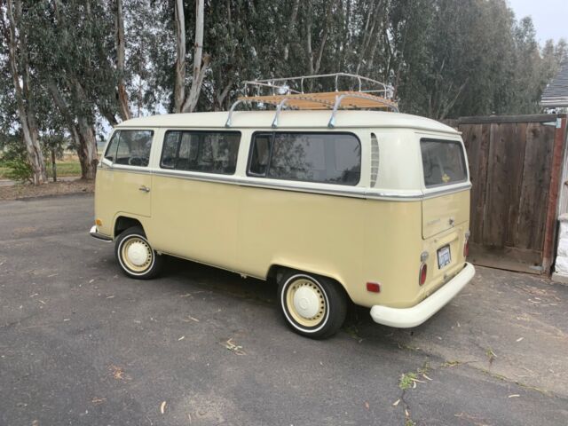 Volkswagen Bus/Vanagon 1971 image number 13