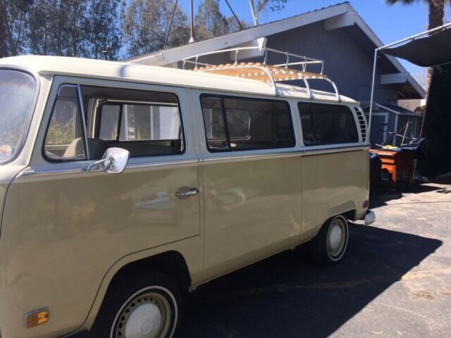 Volkswagen Bus/Vanagon 1971 image number 16