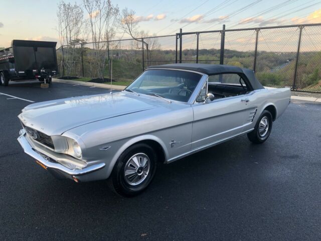 Ford Mustang 1966 image number 25