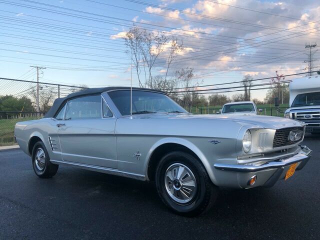 Ford Mustang 1966 image number 27