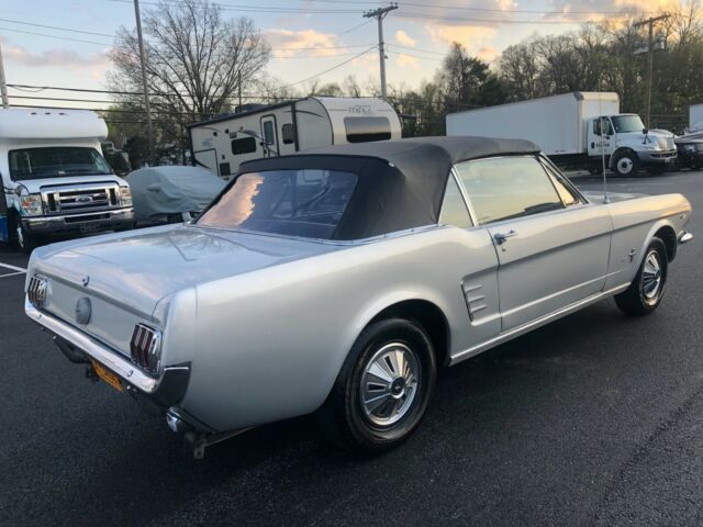 Ford Mustang 1966 image number 28