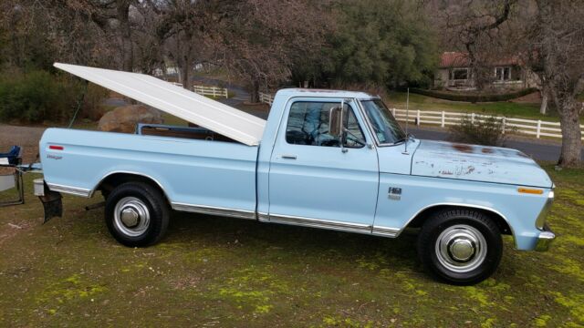 Ford F-250 1974 image number 0