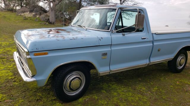 Ford F-250 1974 image number 1