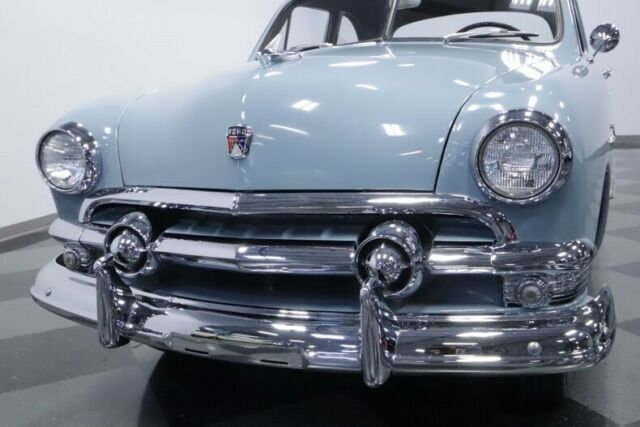 Ford Deluxe 1951 image number 46