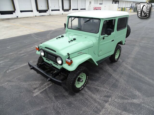 Toyota FJ Cruiser 1968 image number 3