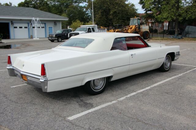 Cadillac DeVille 1969 image number 13